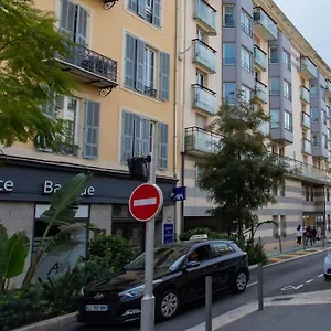 https://l18-central-pakring-terrace-ac-10mins-walk-to-beaches.fr-provencehotel.com